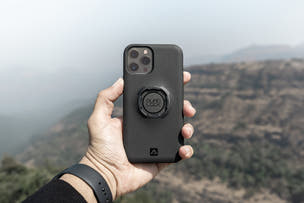 Combo étui pour iPhone Quad Lock® + support de miroir pour scooter 