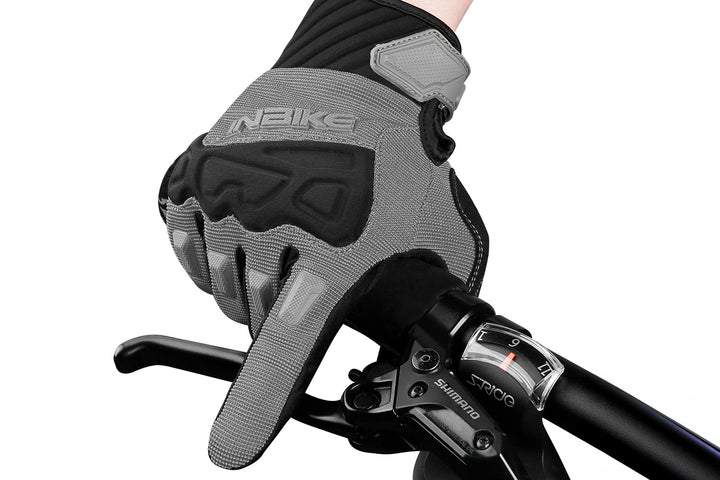 EMMO’s flexible mesh layout allows steady airflow, helping riders stay cool and focused when tackling trails, climbing hills, or moving through active outdoor routes.