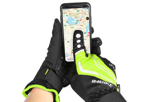 EMMO’s goatskin design offers a smooth, natural feel, giving riders steady control and confidence across changing roads and daily travel.