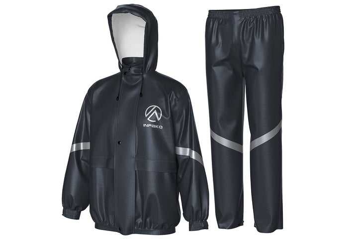 EMMO’s rain suit forms a dependable shield, helping riders stay dry and comfortable through shifting weather and long outdoor routes.