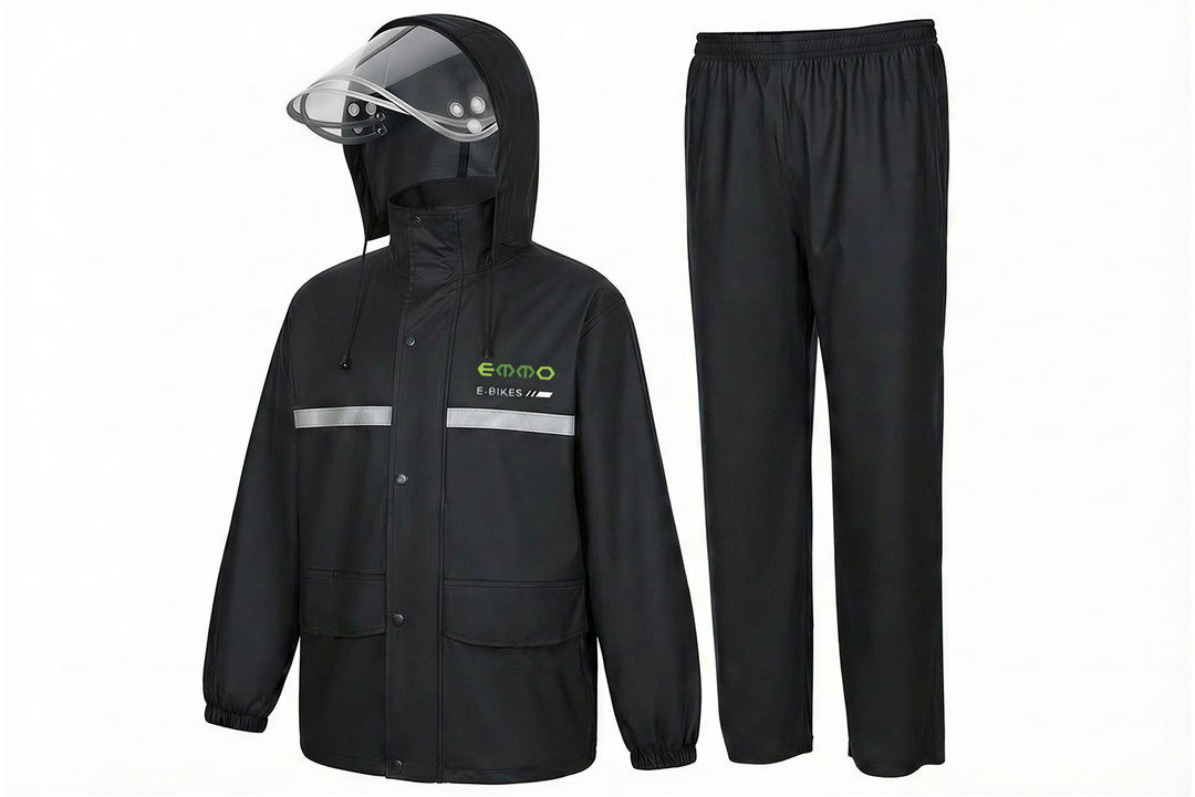 EMMO Designed for urban commuting in Canadian cities, this rain suit provides reliable waterproof protection during spring and fall rides. Reflective details improve visibility in traffic, while breathable construction helps maintain comfort during daily eBike travel.